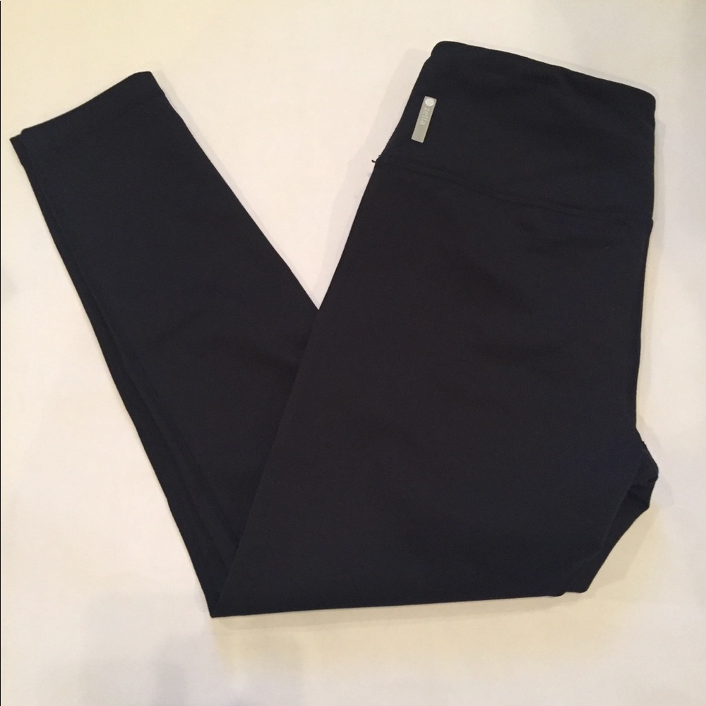 BRAND NEW Live in 7/8 Zella Leggings
